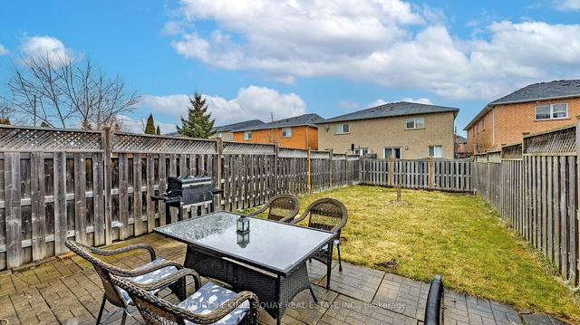 88 Giancola Cres, House attached with 3 bedrooms, 3 bathrooms and 4 parking in Vaughan ON | Image 25