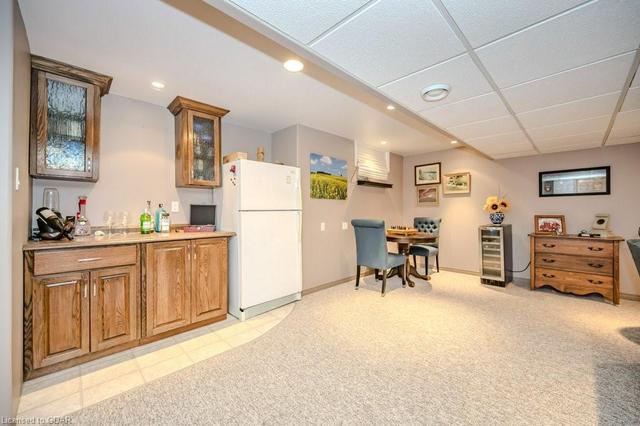 17 Sunrise Court, House detached with 4 bedrooms, 2 bathrooms and 6 parking in Guelph ON | Image 26