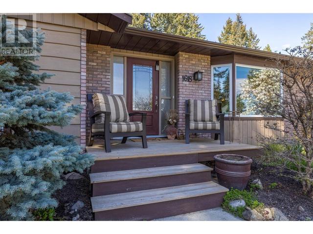1618 Blackwood Drive, House detached with 4 bedrooms, 3 bathrooms and 8 parking in West Kelowna BC | Image 6