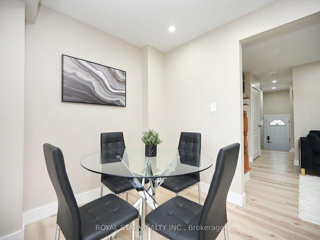 139 - 400 Mississauga Valley Blvd, Townhouse with 4 bedrooms, 3 bathrooms and 2 parking in Mississauga ON | Image 3