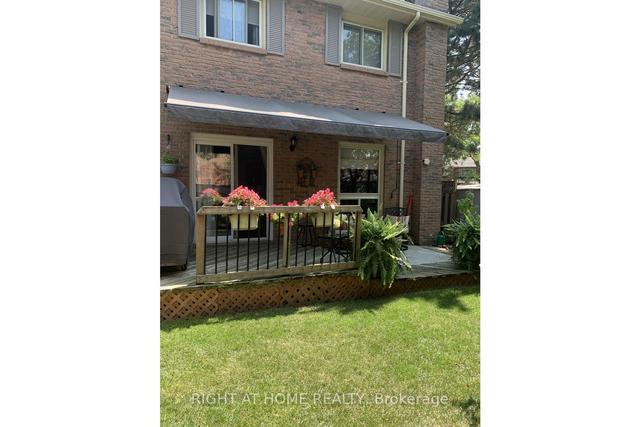 4051 Farrier Crt, House semidetached with 3 bedrooms, 2 bathrooms and 3 parking in Mississauga ON | Image 22