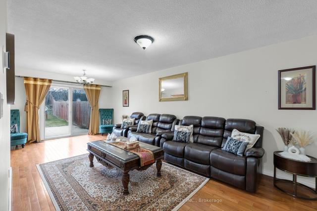 3741 Keenan Cres, House semidetached with 3 bedrooms, 2 bathrooms and 5 parking in Mississauga ON | Image 38