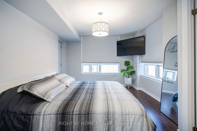 402 - 2772 Keele St, Condo with 2 bedrooms, 2 bathrooms and 2 parking in Toronto ON | Image 9