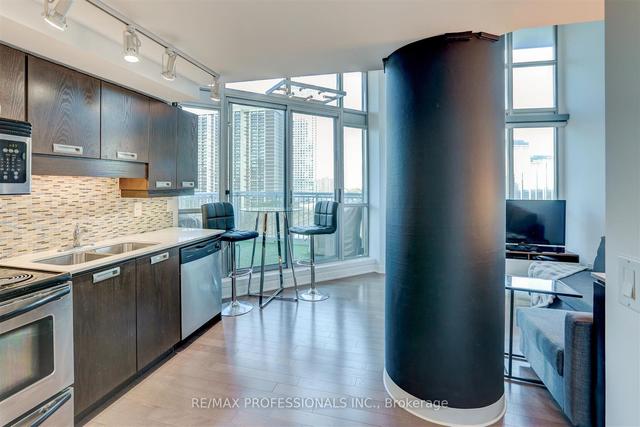 801 - 2 Fieldway Rd, Condo with 1 bedrooms, 2 bathrooms and 1 parking in Toronto ON | Image 30