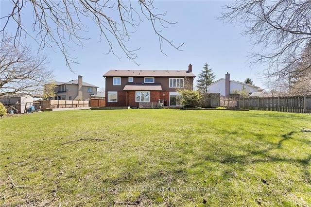 30 Parks Edge Cres, House detached with 3 bedrooms, 4 bathrooms and 6 parking in London ON | Image 37