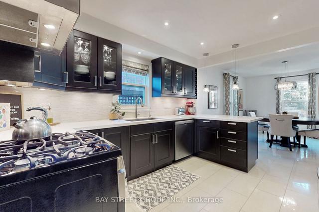 58 Regent St N, House detached with 4 bedrooms, 4 bathrooms and 6 parking in Richmond Hill ON | Image 4