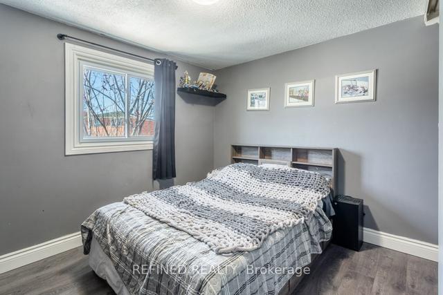 100 Rushmore Cres, House attached with 3 bedrooms, 1 bathrooms and 3 parking in Brampton ON | Image 9
