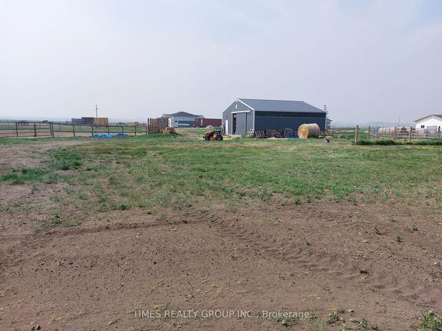 233055 Rge Rd 250, House detached with 2 bedrooms, 3 bathrooms and 14 parking in Wheatland County AB | Image 17