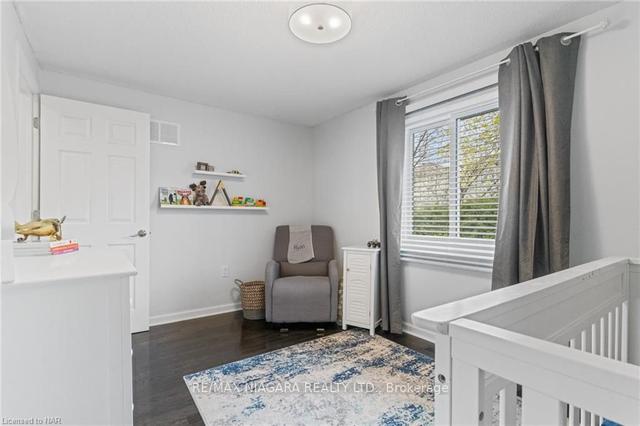 820 Miriam Cres, House detached with 2 bedrooms, 2 bathrooms and 3 parking in Burlington ON | Image 8