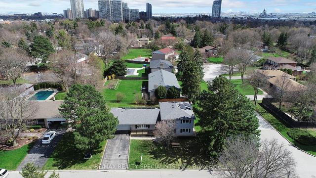 50 Hillside Dr, House detached with 4 bedrooms, 4 bathrooms and 8 parking in Brampton ON | Image 12
