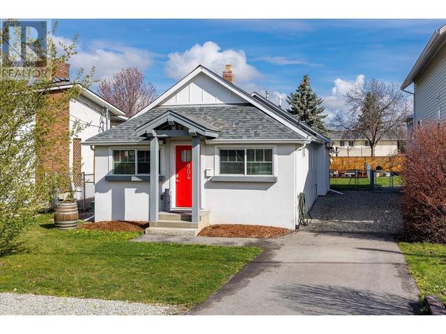 904 Graham Road, House detached with 2 bedrooms, 1 bathrooms and 2 parking in Kelowna BC | Image 1