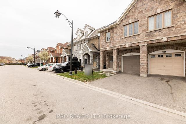 914 Francine Cres, House semidetached with 3 bedrooms, 3 bathrooms and 2 parking in Mississauga ON | Image 1