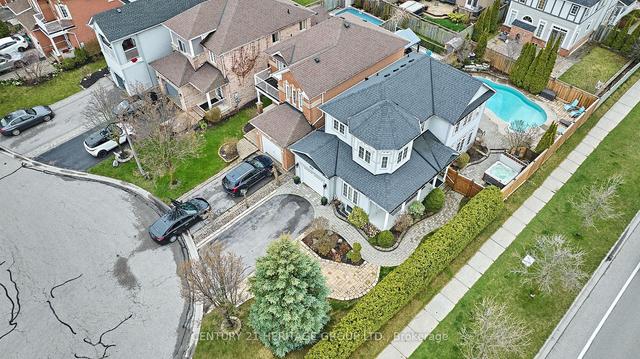 34 Bliss Crt, House detached with 3 bedrooms, 4 bathrooms and 4 parking in Whitby ON | Image 38