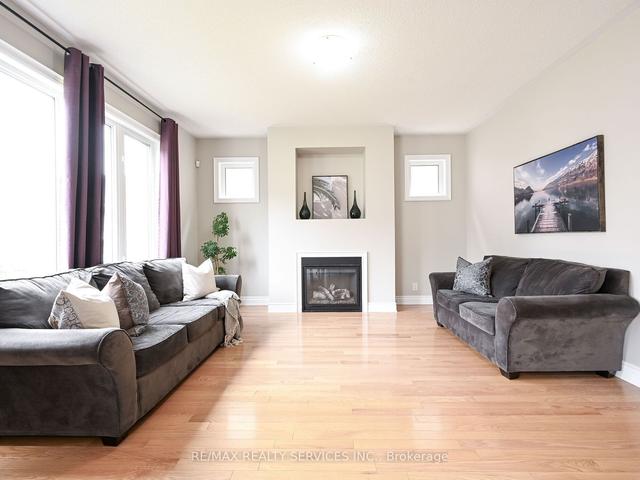 24 Bear Run Rd, House detached with 4 bedrooms, 3 bathrooms and 6 parking in Brampton ON | Image 3