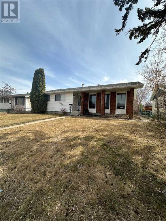 6309 Hewson Avenue, House detached with 5 bedrooms, 3 bathrooms and 2 parking in Red Deer AB | Image 1