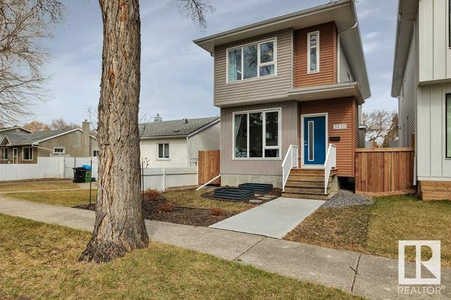 3820 113 Av Nw, House detached with 3 bedrooms, 2 bathrooms and null parking in Edmonton AB | Image 2