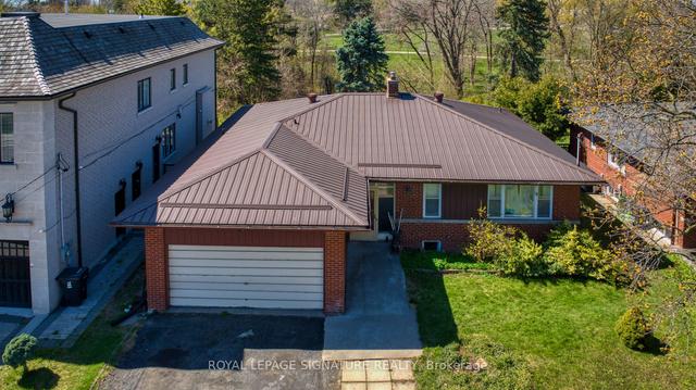 27 Citation Dr, House detached with 3 bedrooms, 3 bathrooms and 6 parking in Toronto ON | Image 1
