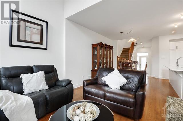 456 Trident Mews, House attached with 3 bedrooms, 3 bathrooms and 3 parking in Ottawa ON | Image 14