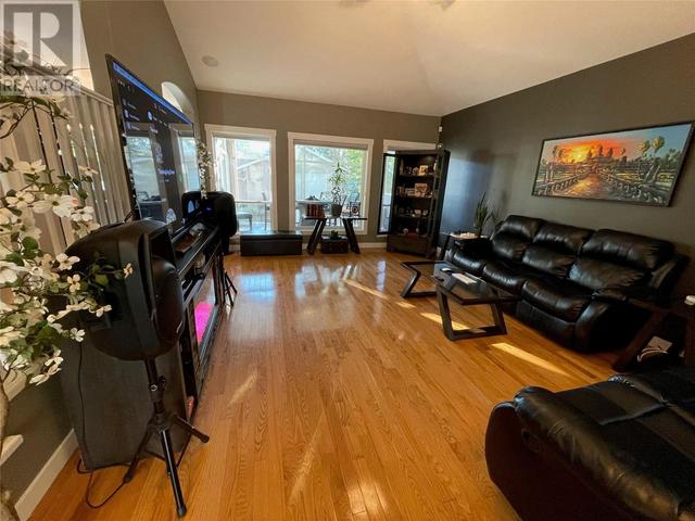 3911 Lakevale Place, House detached with 5 bedrooms, 3 bathrooms and 14 parking in Kelowna BC | Image 15