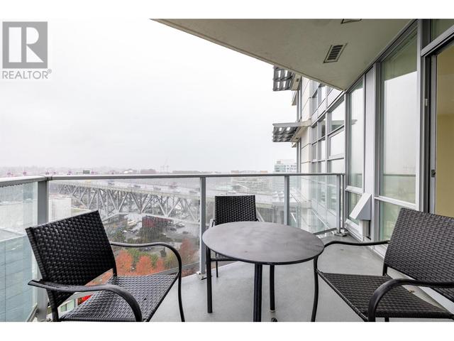 1702 - 638 Beach Crescent, Condo with 2 bedrooms, 2 bathrooms and null parking in Vancouver BC | Image 9