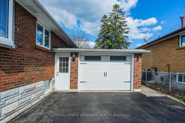 19 Wooster Wood, House detached with 3 bedrooms, 2 bathrooms and 5 parking in Toronto ON | Image 36