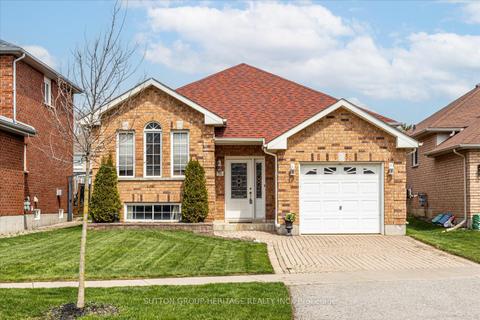 56 Bloom Ave, House detached with 2 bedrooms, 3 bathrooms and 2 parking in Clarington ON | Card Image