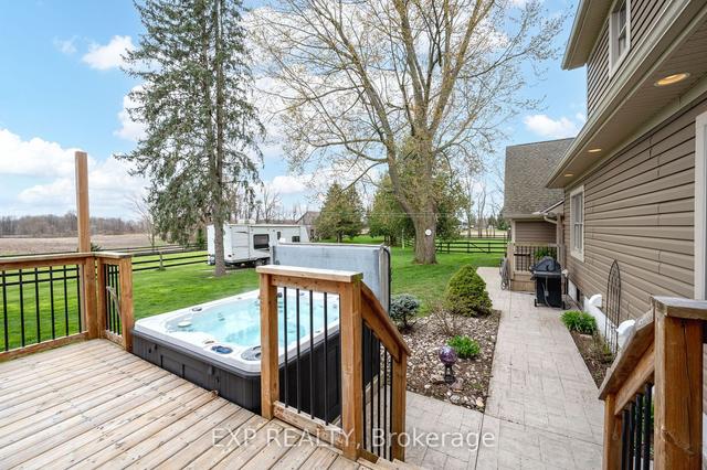 7967 Glendon Dr, House detached with 3 bedrooms, 2 bathrooms and 22 parking in Strathroy Caradoc ON | Image 17