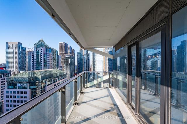 2406 - 224 King St W, Condo with 2 bedrooms, 1 bathrooms and 1 parking in Toronto ON | Image 16