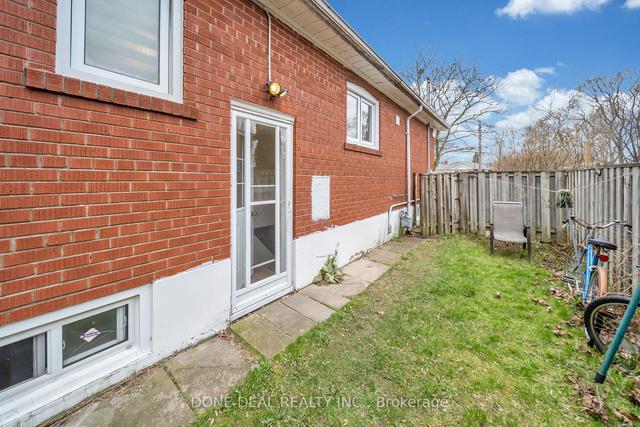 57 Blakemanor Blvd, House detached with 3 bedrooms, 2 bathrooms and 5 parking in Toronto ON | Image 32