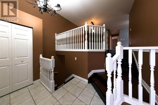 3740 Holburn, House semidetached with 4 bedrooms, 2 bathrooms and null parking in Windsor ON | Image 3