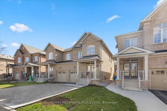 44 Orangeblossom Tr, House semidetached with 4 bedrooms, 4 bathrooms and 3 parking in Brampton ON | Image 1