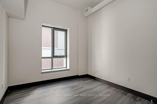 308 - 121 King St E, Condo with 2 bedrooms, 1 bathrooms and 1 parking in Hamilton ON | Image 2