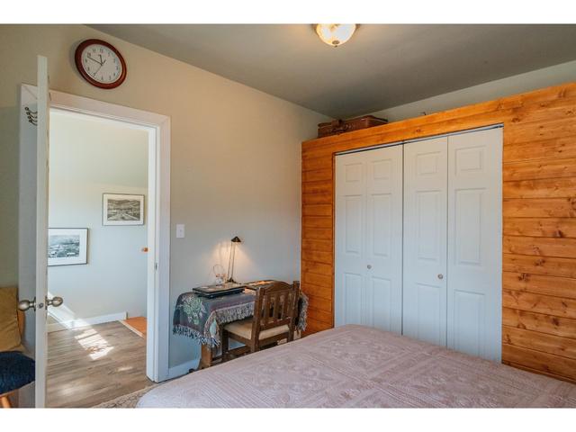 3553 Sprague Street, House detached with 2 bedrooms, 2 bathrooms and null parking in Central Kootenay D BC | Image 45