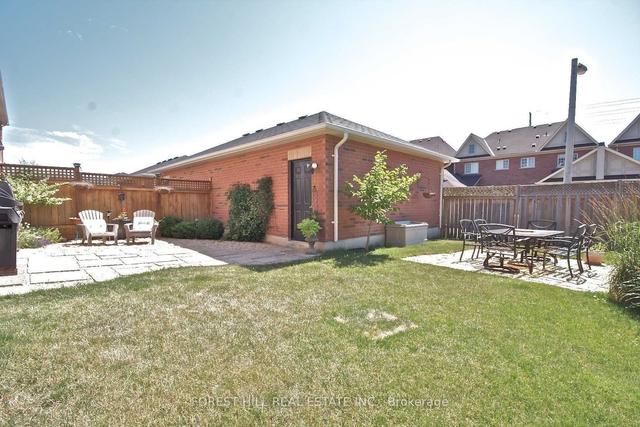 3298 Flagstone Dr, House attached with 4 bedrooms, 3 bathrooms and 2 parking in Mississauga ON | Image 11