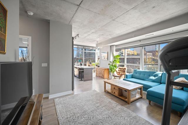 209 - 1205 Queen St W, Condo with 1 bedrooms, 1 bathrooms and 1 parking in Toronto ON | Image 2