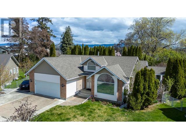 2383 Ayrshire Court, House detached with 3 bedrooms, 3 bathrooms and 2 parking in Kelowna BC | Image 35