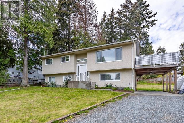 6833 Philip Rd, House detached with 5 bedrooms, 3 bathrooms and 4 parking in Lantzville BC | Image 1