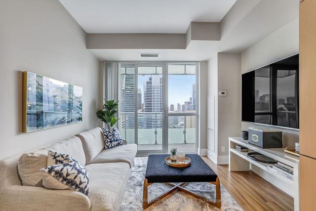3008 - 300 Front St W, Condo with 2 bedrooms, 2 bathrooms and 1 parking in Toronto ON | Image 1
