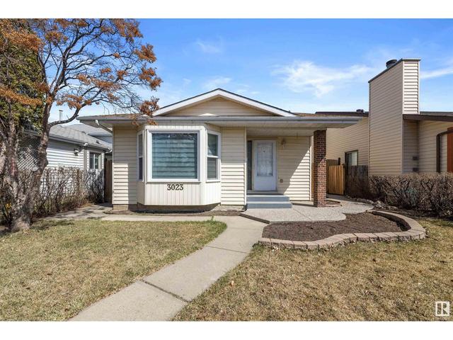 3023 37 St Nw, House detached with 3 bedrooms, 2 bathrooms and 3 parking in Edmonton AB | Image 1