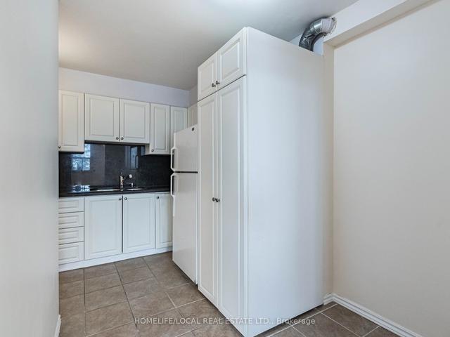 212 - 80 Grandravine Dr, Condo with 1 bedrooms, 1 bathrooms and 1 parking in Toronto ON | Image 3