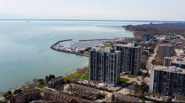 2094 Lakeshore Rd W, Townhouse with 4 bedrooms, 3 bathrooms and 1 parking in Oakville ON | Image 33