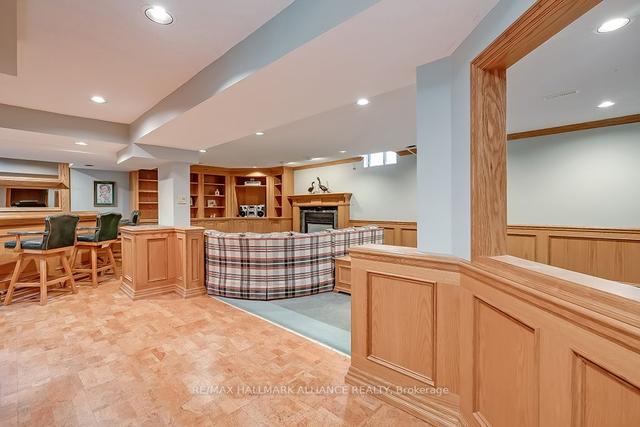 407 Bonny Meadow Rd, House detached with 4 bedrooms, 4 bathrooms and 6 parking in Oakville ON | Image 24