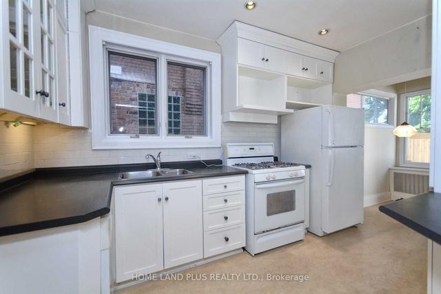 60 Melrose Ave, House detached with 4 bedrooms, 2 bathrooms and 1 parking in Toronto ON | Image 16