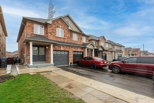 67 Roundstone Dr, House semidetached with 3 bedrooms, 4 bathrooms and 4 parking in Brampton ON | Image 1