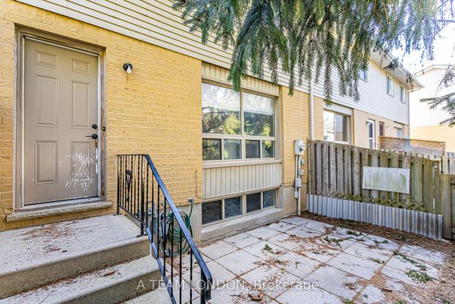 56 - 35 Waterman Ave, Townhouse with 3 bedrooms, 2 bathrooms and 1 parking in London ON | Image 19