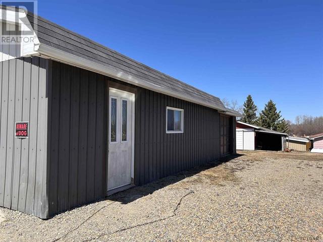 120 Brunetville Rd, House detached with 3 bedrooms, 1 bathrooms and null parking in Kapuskasing ON | Image 3