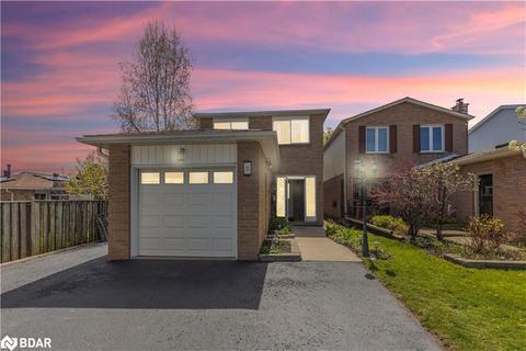33 Baltimore Road, Barrie, ON, L4M5M6 | Card Image