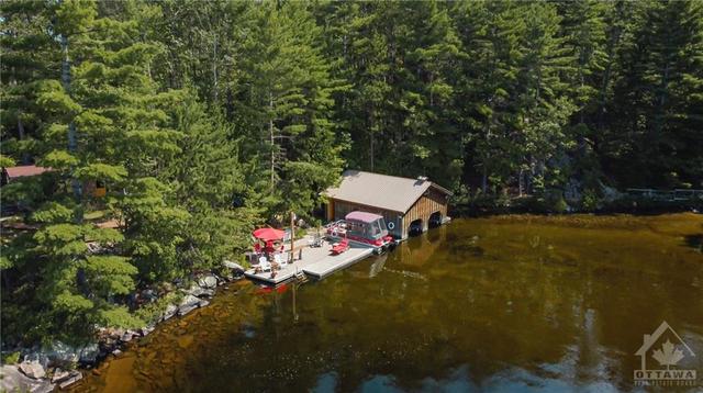 890 Mazinaw Lake, House detached with 4 bedrooms, 2 bathrooms and 1 parking in Addington Highlands ON | Image 9