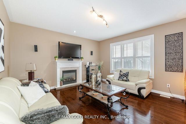 36 Quatro Cres, House detached with 4 bedrooms, 5 bathrooms and 6 parking in Brampton ON | Image 9