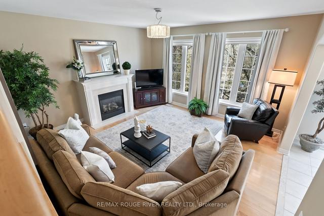 6 Cluff Crt, House detached with 4 bedrooms, 4 bathrooms and 6 parking in Whitby ON | Image 6